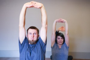 Parvatasana: Finger Interlock