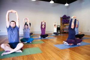 Parvatasana: Finger Interlock